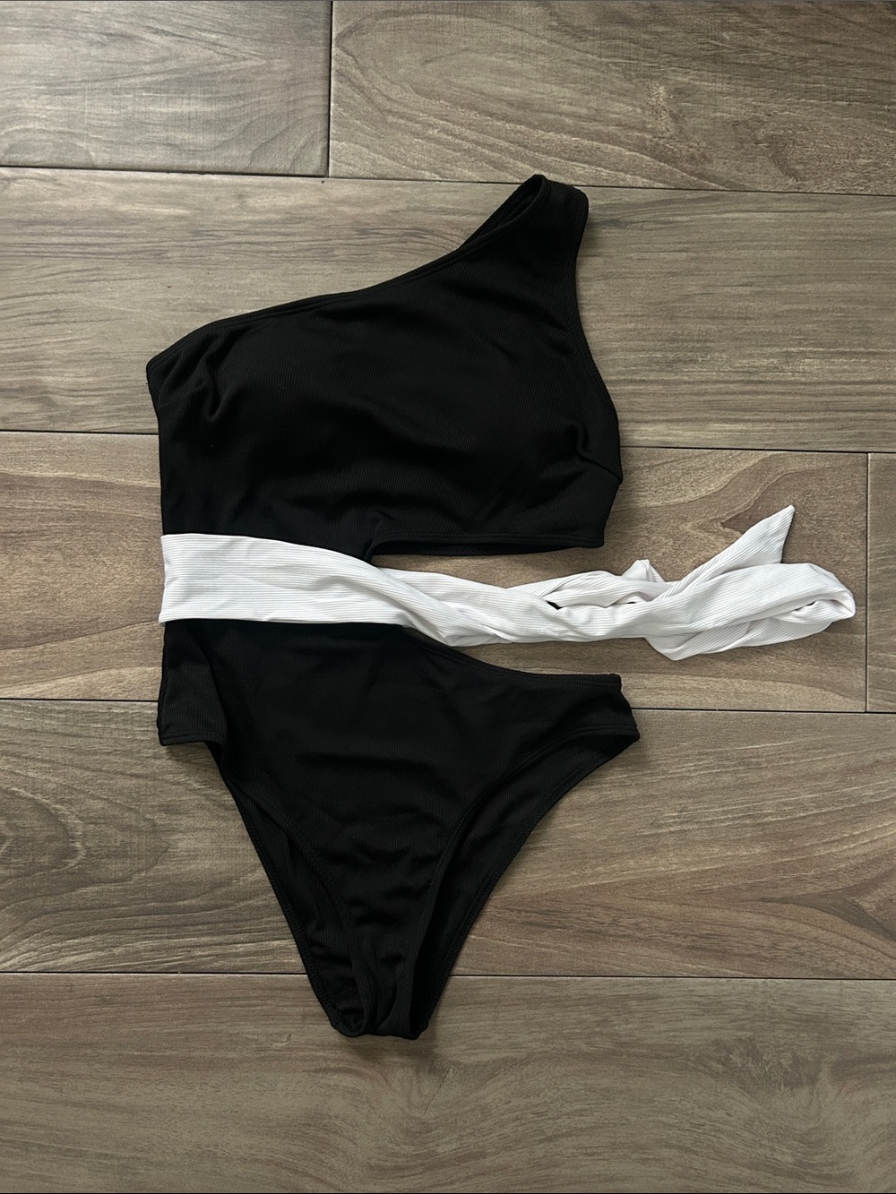 One-Shoulder Ribbed Black One-Piece Swimsuit with White Waist Tie. Padded NWOT
